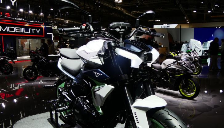 Benelli Leoncino Bobber 400: nuova power cruiser per il 2025 - Foto 55 di 65