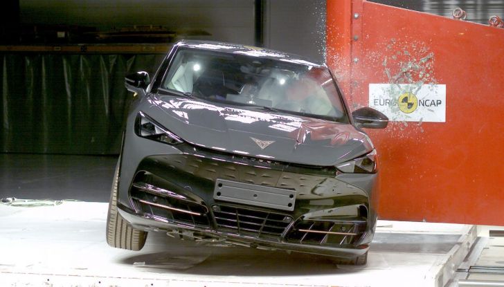 Cupra Tavascan conquista le cinque stelle nei test Euro NCAP - Foto 6 di 12