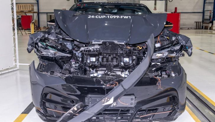 Cupra Tavascan conquista le cinque stelle nei test Euro NCAP - Foto 11 di 12