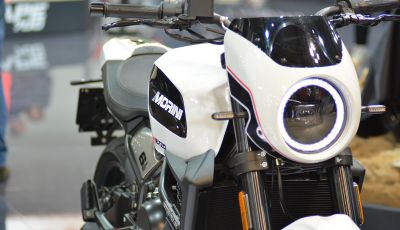 QJ Motor SQ 350, lo scooter a ruote alte per la mobilità urbana