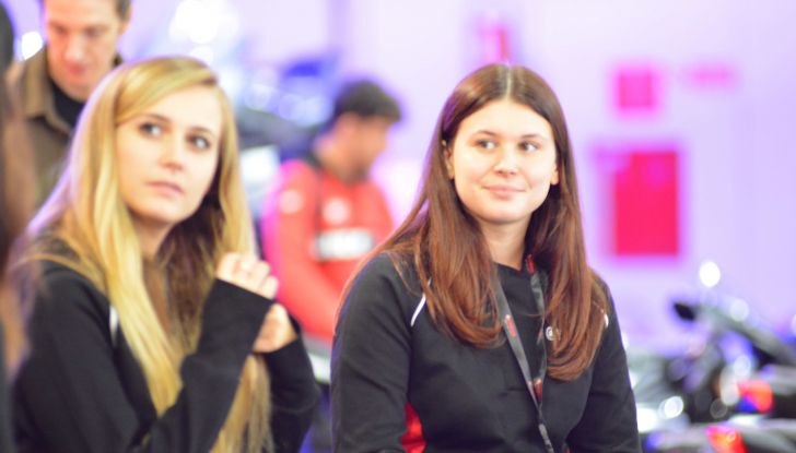 Le più belle ragazze di EICMA 2024 - Foto 24 di 55