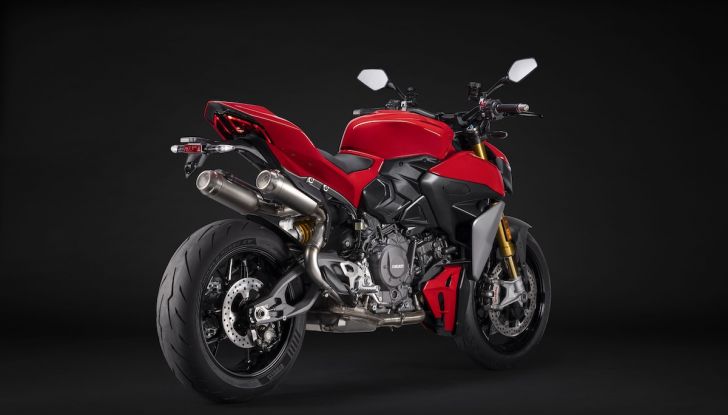 Ducati presenta a EICMA 2024 le nuove Panigale V2 e Streetfighter V2 - Foto 6 di 8