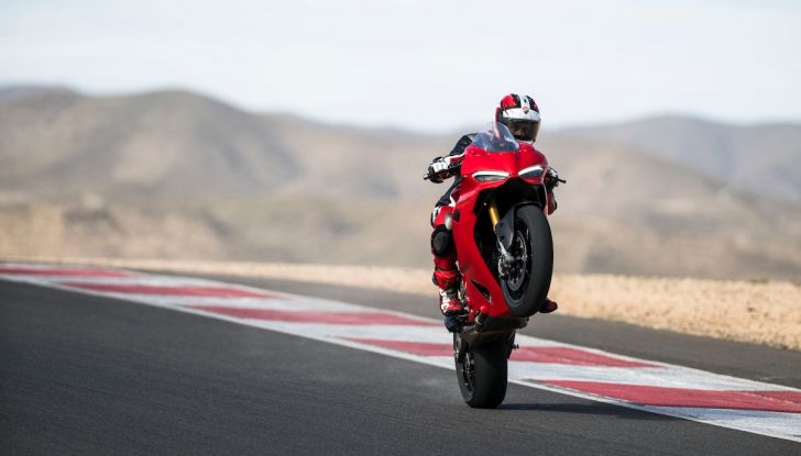 Ducati presenta a EICMA 2024 le nuove Panigale V2 e Streetfighter V2 - Foto 8 di 8