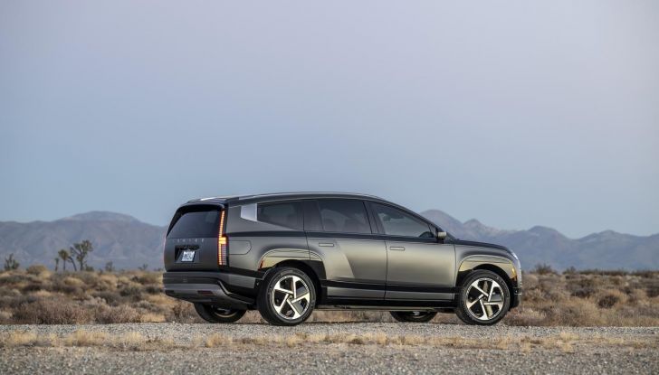 Hyundai Ioniq 9: caratteristiche, design, abitacolo, versioni, motori, prestazioni e autonomia - Foto 56 di 124