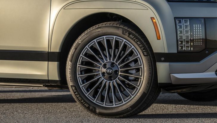 Hyundai Ioniq 9: caratteristiche, design, abitacolo, versioni, motori, prestazioni e autonomia - Foto 41 di 124