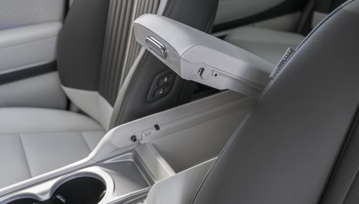 Hyundai Ioniq 9: caratteristiche, design, abitacolo, versioni, motori, prestazioni e autonomia - Foto 121 di 124