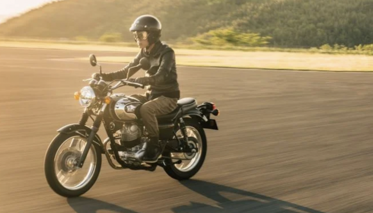 Kawasaki W230 debutta sul mercato con un prezzo competitivo - Foto 10 di 10