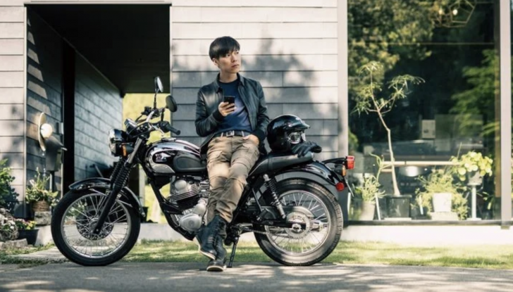 Kawasaki W230 debutta sul mercato con un prezzo competitivo - Foto 7 di 10