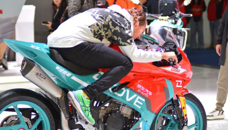 Kove 600 Lancer: la nuova cruiser cinese che sfida Honda Rebel e Kawasaki Eliminator - Foto 3 di 36