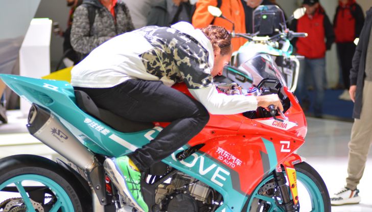 Kove 600 Lancer: la nuova cruiser cinese che sfida Honda Rebel e Kawasaki Eliminator - Foto 4 di 36