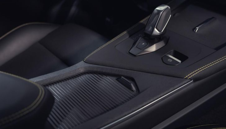 Nuova Lynk & Co 01: annunciati prezzi e allestimenti - Foto 13 di 13