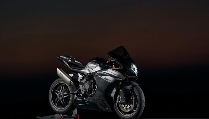 MV Agusta F3 Competizione 2025: caratteristiche, design, motore, prestazioni e disponibilità - Foto 15 di 21