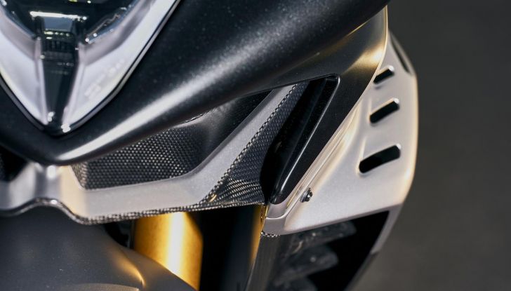 MV Agusta F3 Competizione 2025: caratteristiche, design, motore, prestazioni e disponibilità - Foto 12 di 21