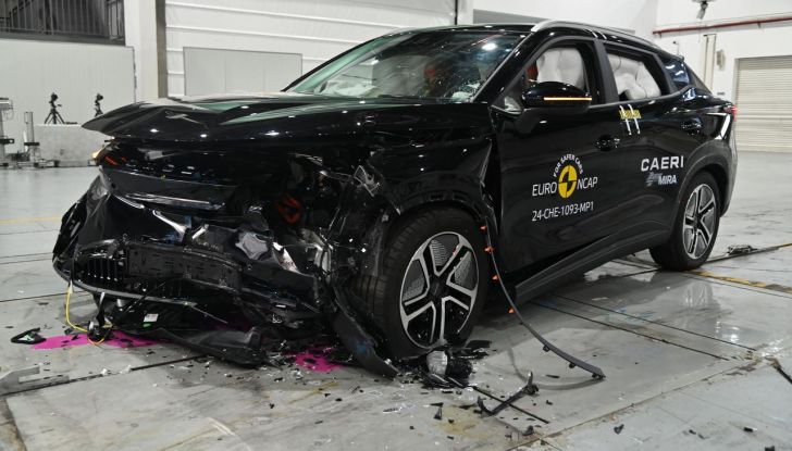 Omoda 5 EV conquista cinque stelle nei test di sicurezza Euro NCAP e ANCAP - Foto 12 di 21