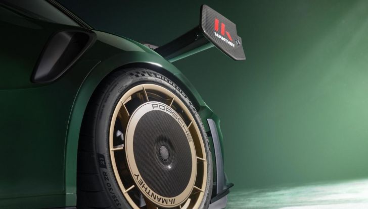 Porsche 911 GT3 RS by Manthey Racing