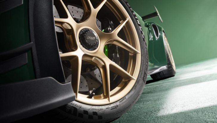 Porsche 911 GT3 RS by Manthey Racing