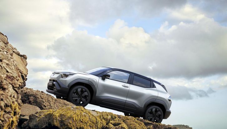 Suzuki e Vitara: caratteristiche, design, abitacolo, motore e disponibilità - Foto 27 di 27