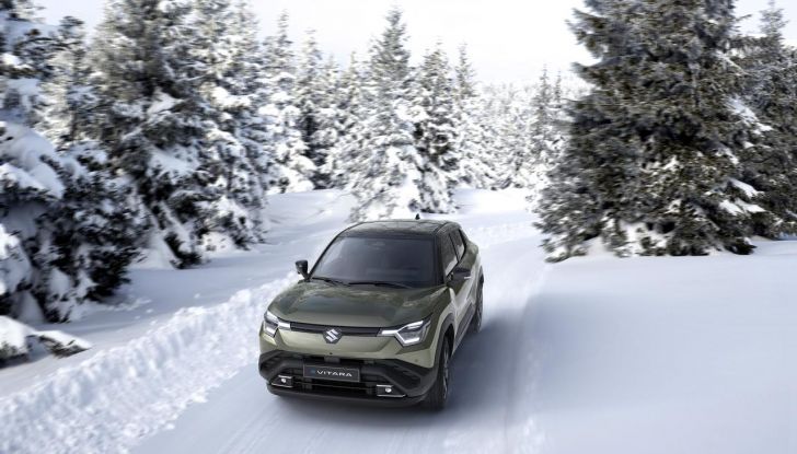 Suzuki e Vitara: caratteristiche, design, abitacolo, motore e disponibilità - Foto 21 di 27