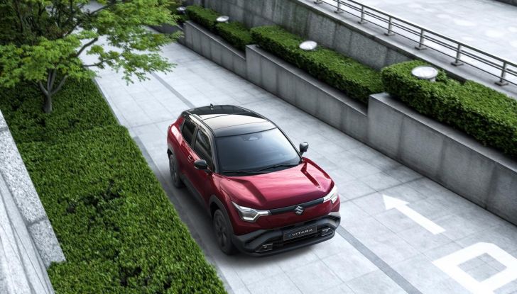 Suzuki e Vitara: caratteristiche, design, abitacolo, motore e disponibilità - Foto 23 di 27