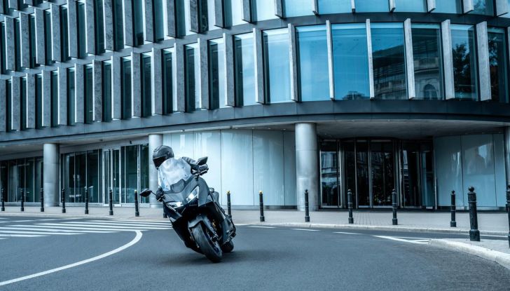 Yamaha NMAX 125 2025: caratteristiche, design, versioni, motore, prezzi e disponibilità - Foto 9 di 34