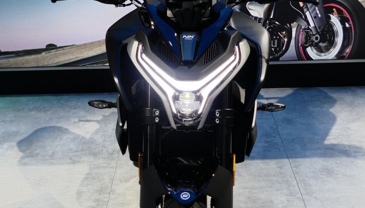 CFMoto 675NK, nuova naked dal design audace - Foto 15 di 26