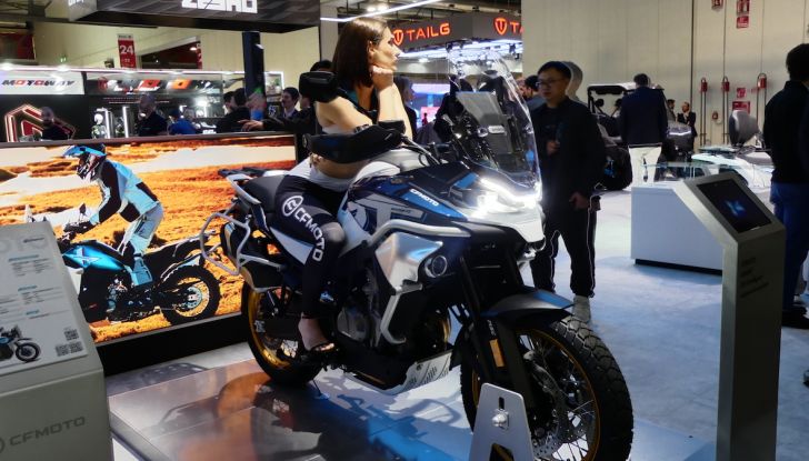 CFMoto 675NK, nuova naked dal design audace - Foto 24 di 26