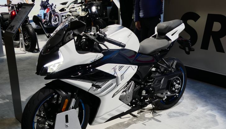 CFMoto 675NK, nuova naked dal design audace - Foto 4 di 26