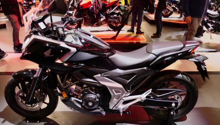 Honda svela le nuova CMX500 e 1100 Rebel MY 2025 - Foto 17 di 68