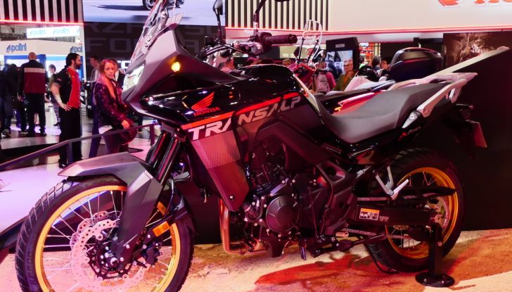 Honda svela le nuova CMX500 e 1100 Rebel MY 2025 - Foto 50 di 68