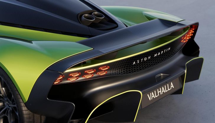 Aston Martin Valhalla: nata per la pista, pronta per la strada - Foto 16 di 28