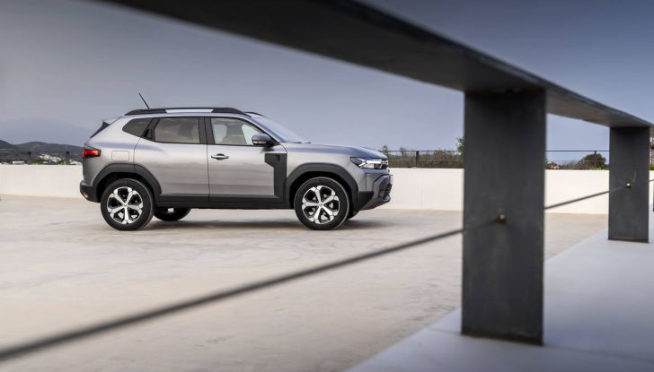 Dacia Duster tra le finaliste del premio Car of the Year 2025 - Foto 5 di 10