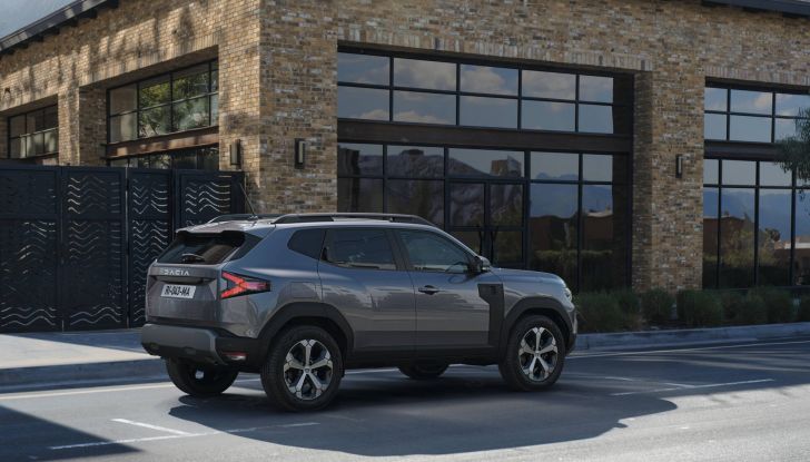 Dacia Duster tra le finaliste del premio Car of the Year 2025 - Foto 6 di 10