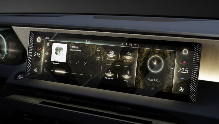 DS N°8 2025: il nuovo crossover elettrico francese prodotto in Italia e con 750 km di autonomia - Foto 14 di 15