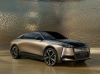 DS N°8 2025: il nuovo crossover elettrico francese prodotto in Italia e con 750 km di autonomia