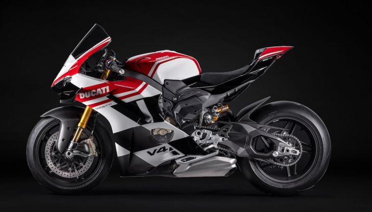 Ducati Panigale V4 Tricolore: una moto da collezione per celebrare il Made in Italy - Foto 5 di 6