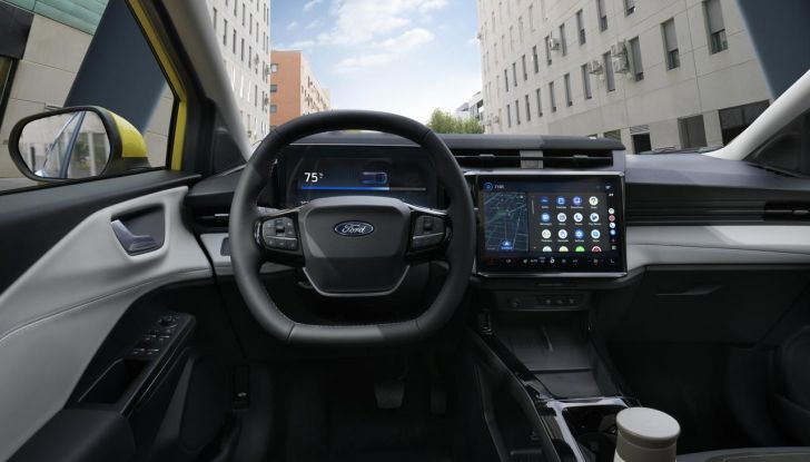 Ford Puma Gen-E: caratteristiche, design, abitacolo, versioni, autonomia e prezzi - Foto 3 di 21