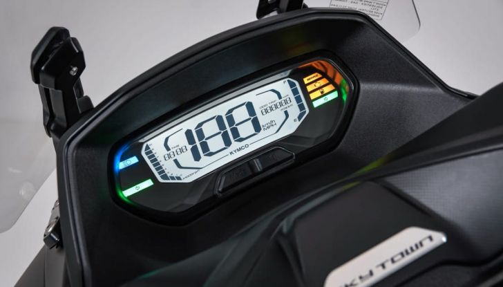 Kymco Skytown 125: per le avventure di tutti i giorni - Foto 3 di 11