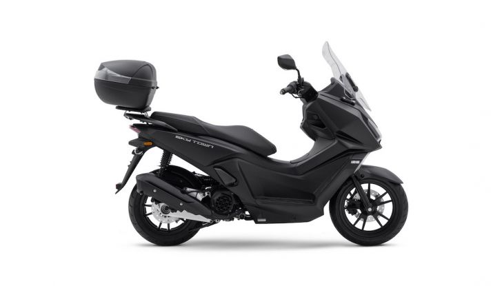 Kymco Skytown 125: per le avventure di tutti i giorni - Foto 4 di 11