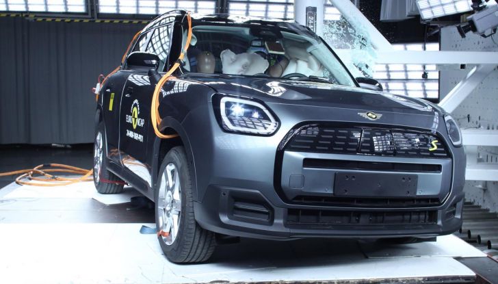Mini Countryman 2024 test Euro NCAP
