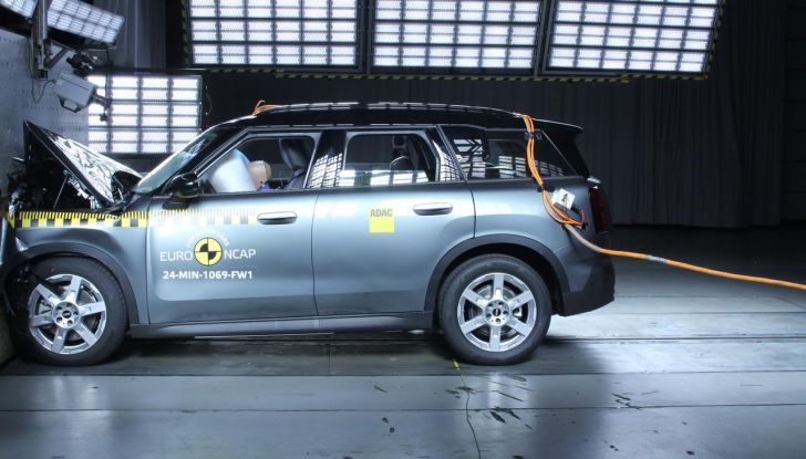 Mini Countryman 2024 test Euro NCAP
