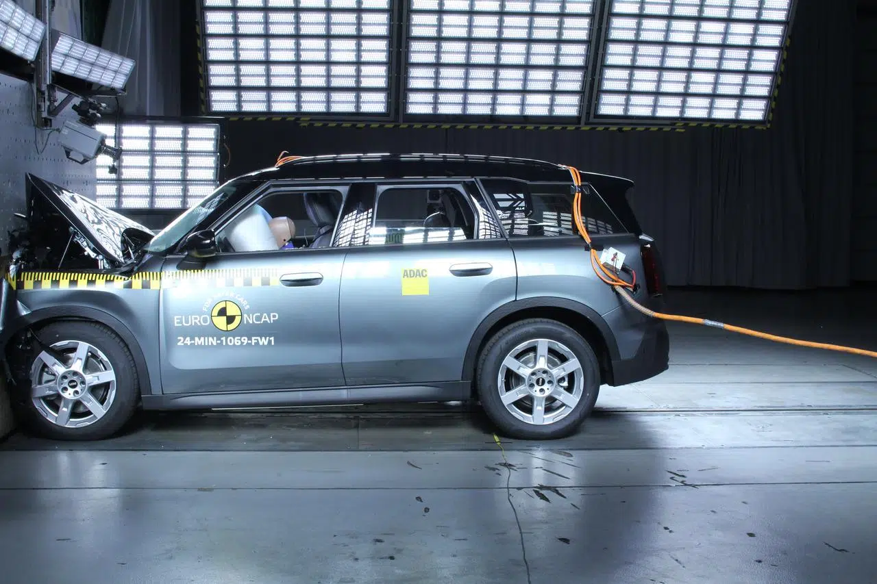 Mini Countryman 2024 test Euro NCAP