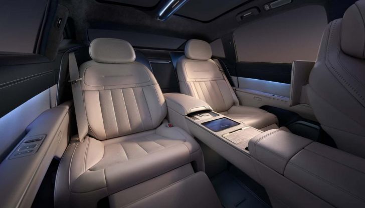 Nio ET9: la nuova ammiraglia elettrica cinese che sfida Tesla e Maybach - Foto 11 di 20