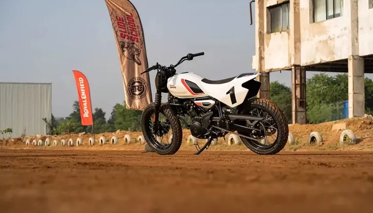 La Royal Enfield FT450: la moto per dominare il Flat Track - Foto 2 di 3