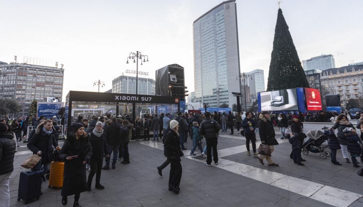 Xiaomi SU7 Max evento Milano Centrale