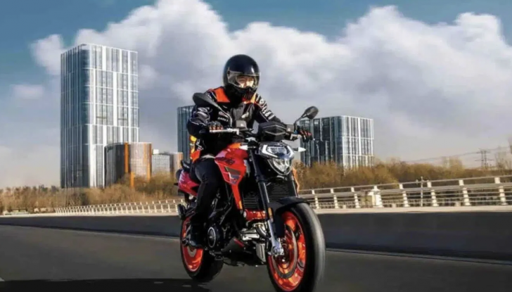 Aprilia Shiver ritorna in versione cinese - Foto 2 di 7