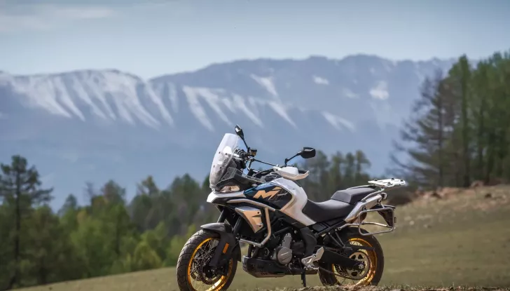 CFMoto 700MT: la nuova crossover arriva nei concessionari a un prezzo competitivo - Foto 5 di 5