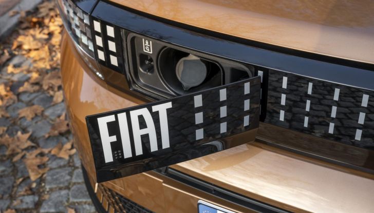 Fiat Grande Panda è il superpremio della “Ruota della fortuna” con Gerry Scotti - Foto 82 di 129