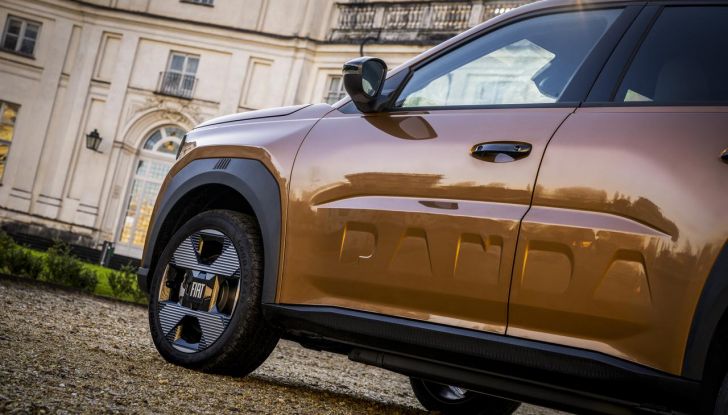 Fiat Grande Panda è il superpremio della “Ruota della fortuna” con Gerry Scotti - Foto 65 di 129