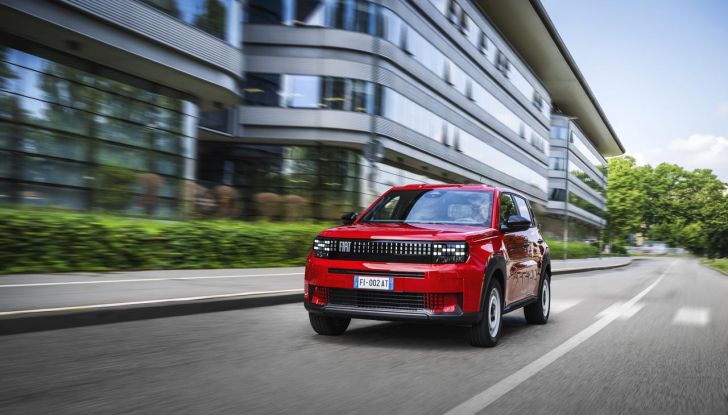 Fiat Grande Panda è il superpremio della “Ruota della fortuna” con Gerry Scotti - Foto 95 di 129