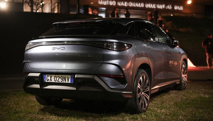 BYD Sealion 7 caratteristiche e prezzi del SUV con motore elettrico - Foto 4 di 9